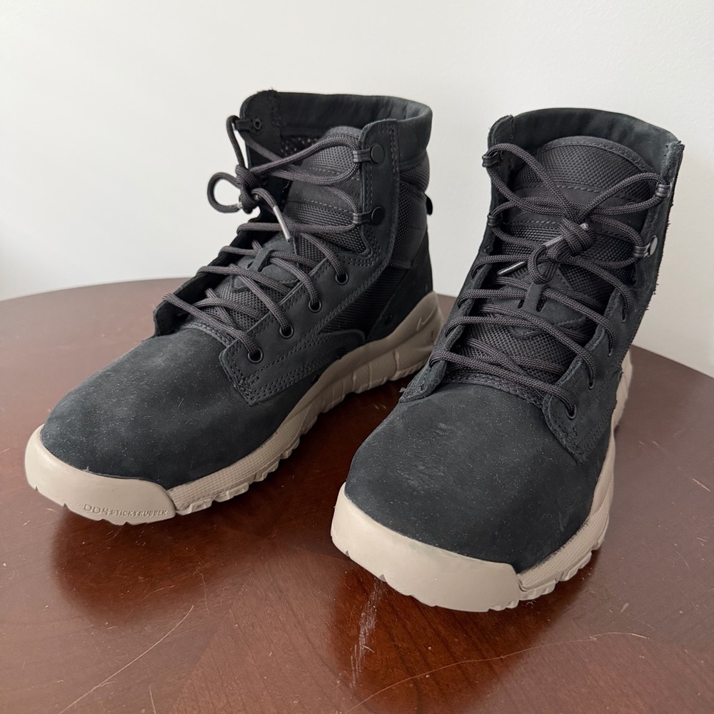 Nike SFB Field 6 Inch Leather Boot 'Black Light Taupe' Sz 8
